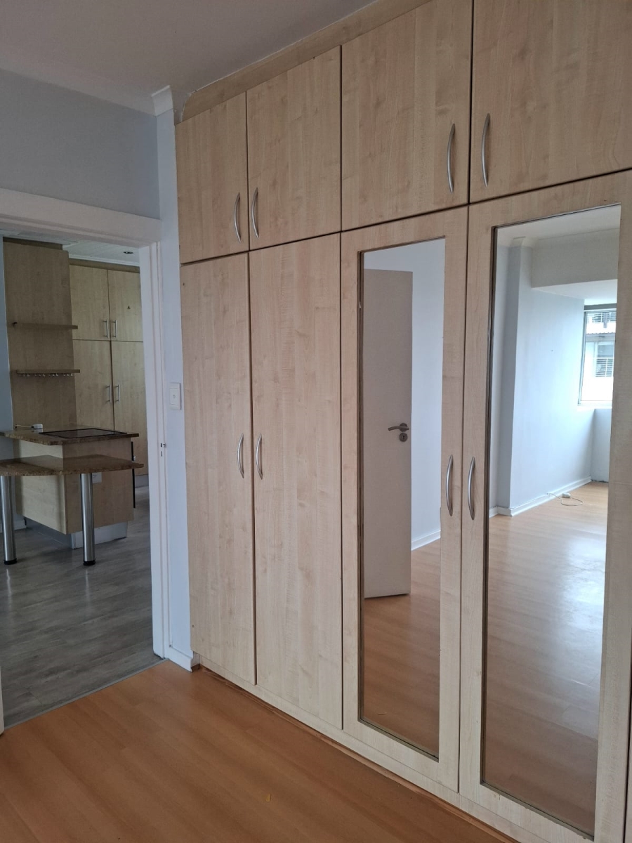 To Let 2 Bedroom Property for Rent in Sea Point Western Cape